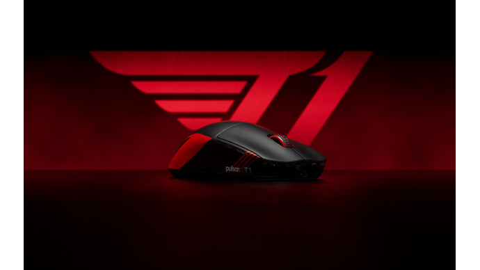 Pulsar × T1のコラボマウスのデザインが公開…黒基調に真紅のT1ロゴ刻まれる、まもなく発売か 画像