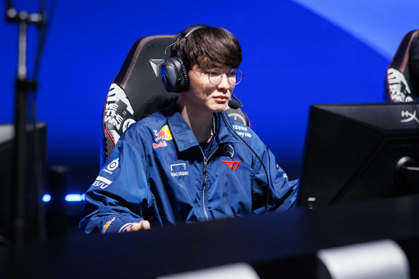 FAKER/L.A.Uの希少な限定版CD★新品未開封 5月7日は『LoL』レジェンドプレイヤー「Faker」の誕生日！ファン