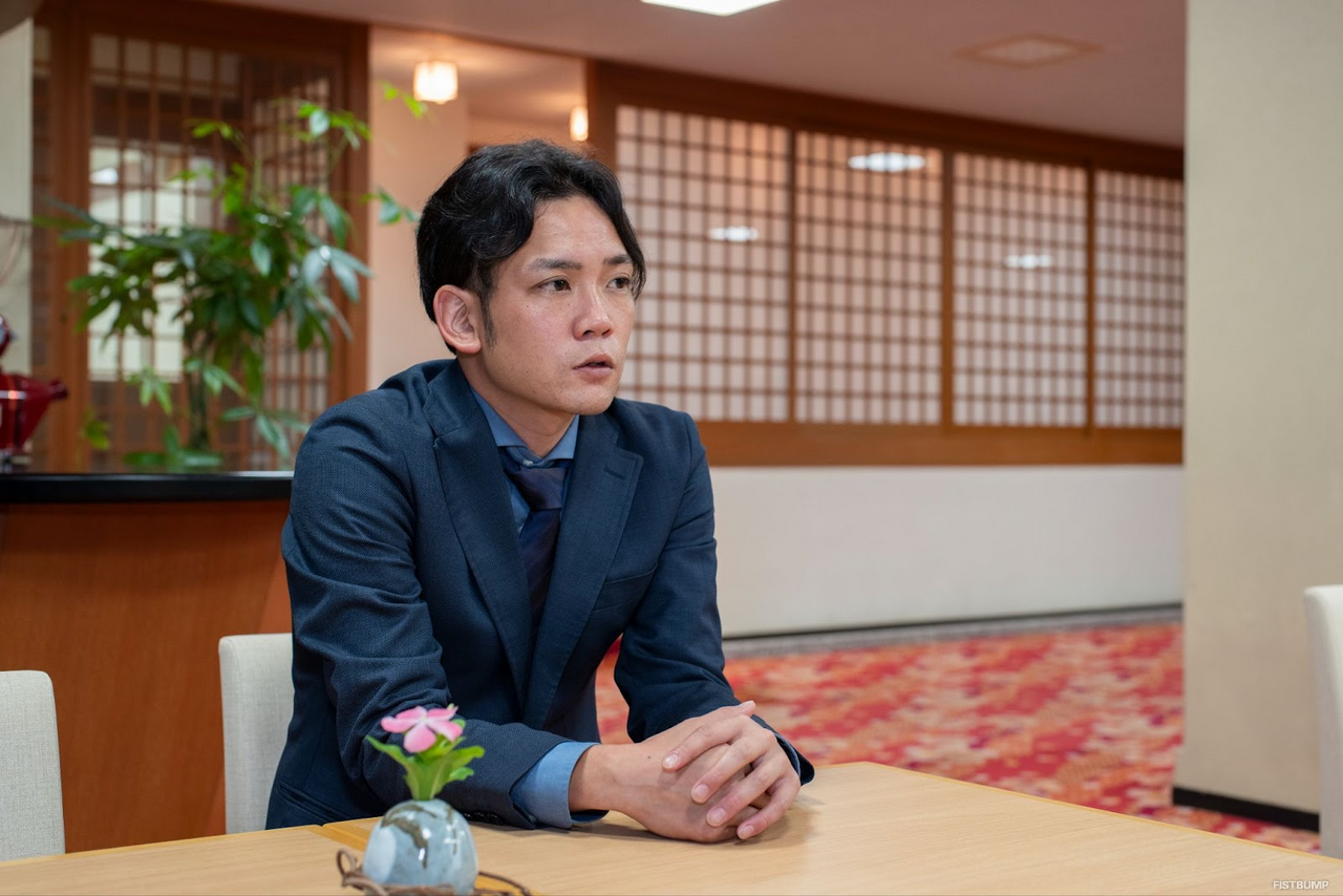 「仕事かLoLか」の毎日を送る支配人に聞く―なぜ伝統の温泉宿「神湯館」はeスポーツの拠点に？【インタビュー】