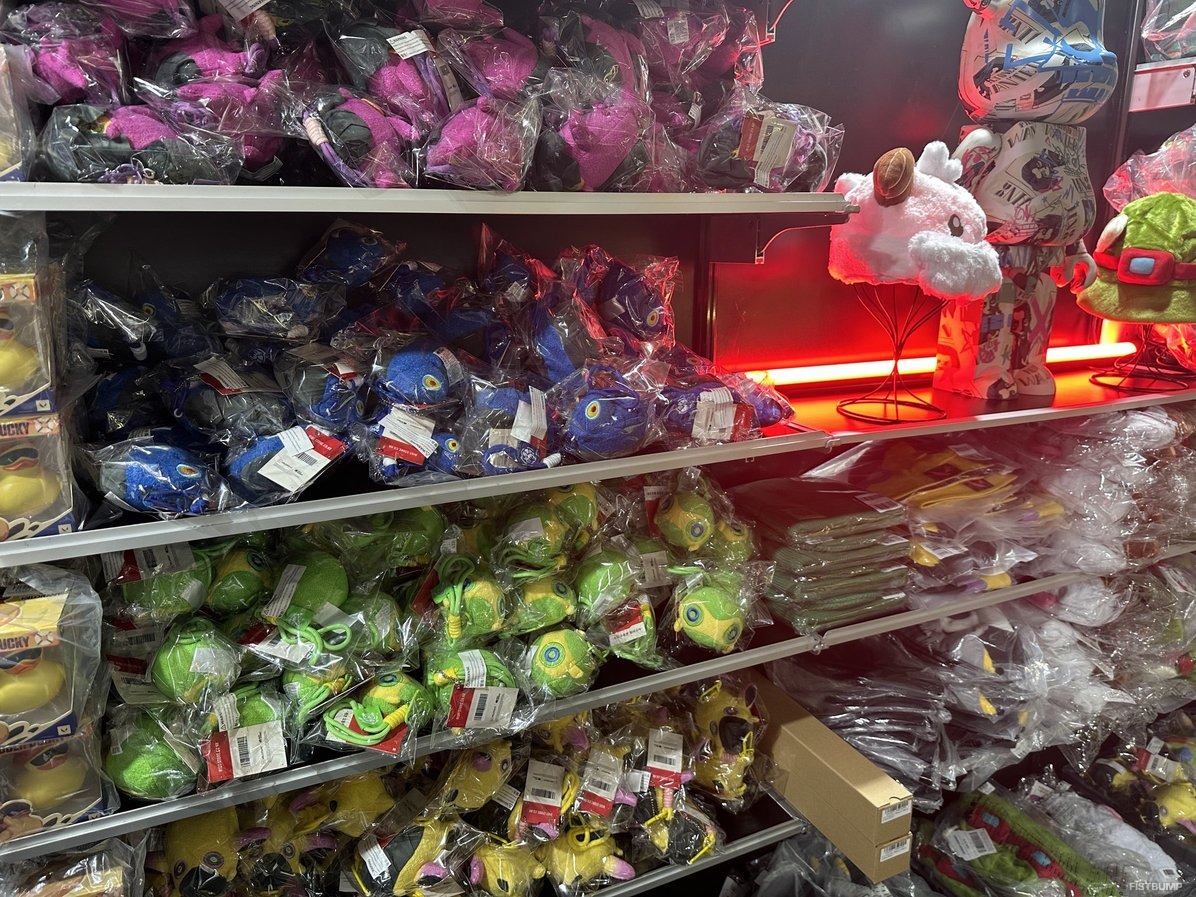 TGS2025で『LoL』『VALORANT』『TFT』のグッズが買える―Riot Store Japanを運営するFUTAROKUブースを紹介！