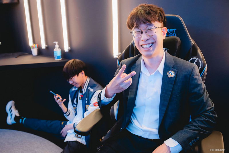 CFO Chawyコーチ「どうか選手たちを責めないでほしい」CFOベスト8敗退でWorldsの旅路は終幕【Worlds 2025インタビュー翻訳】