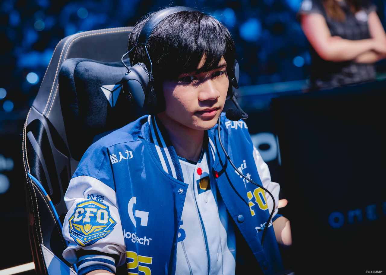 【Worlds 2025独占インタビュー】CFO HongQ「この試合を戦えたことが嬉しく、光栄に思う」―念願のベスト4進出はならずも、世界を震撼させ続けた新人MIDレーナーが試合後の心境を語る