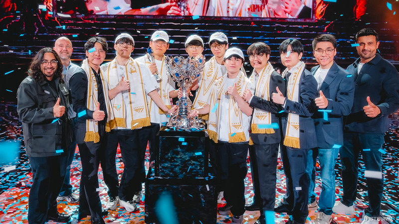 Faker「Game 3で負けたあと、残りは楽しくやらなきゃと思った」 ―Worlds 3連覇を達成したT1が語る“T1というチームの強さ”【合同インタビュー】