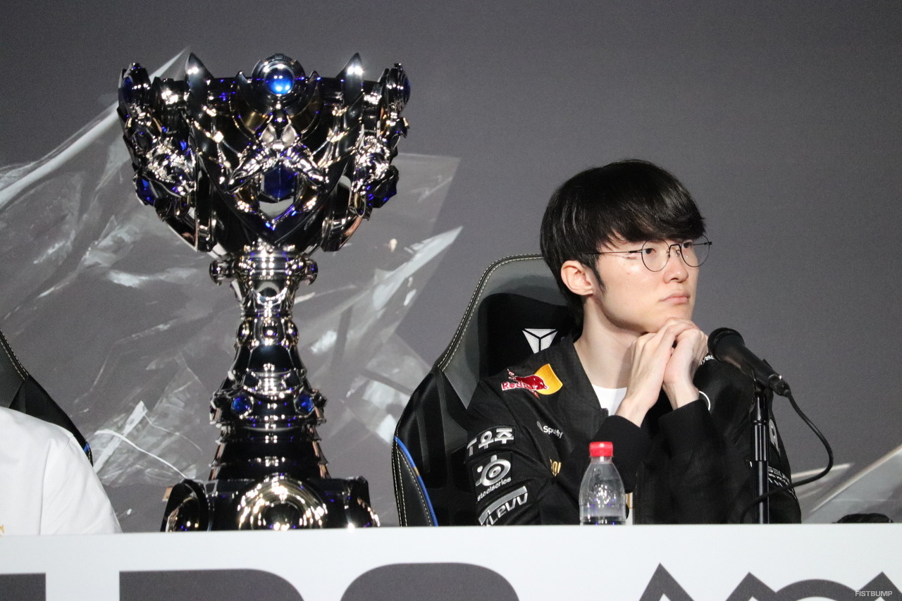 Faker「Game 3で負けたあと、残りは楽しくやらなきゃと思った」 ―Worlds 3連覇を達成したT1が語る“T1というチームの強さ”【合同インタビュー】
