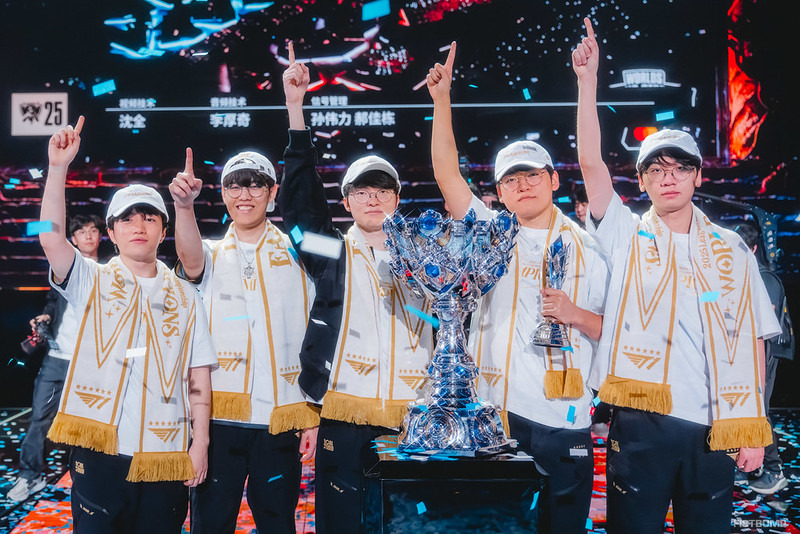 Faker「Game 3で負けたあと、残りは楽しくやらなきゃと思った」 ―Worlds 3連覇を達成したT1が語る“T1というチームの強さ”【合同インタビュー】