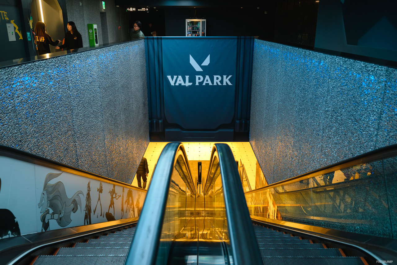 韓国「LoL Park」が「VAL Park」へ姿を変える―ネオンの巨大スタチューなどVALORANT特別装飾でGC Championshipを迎える