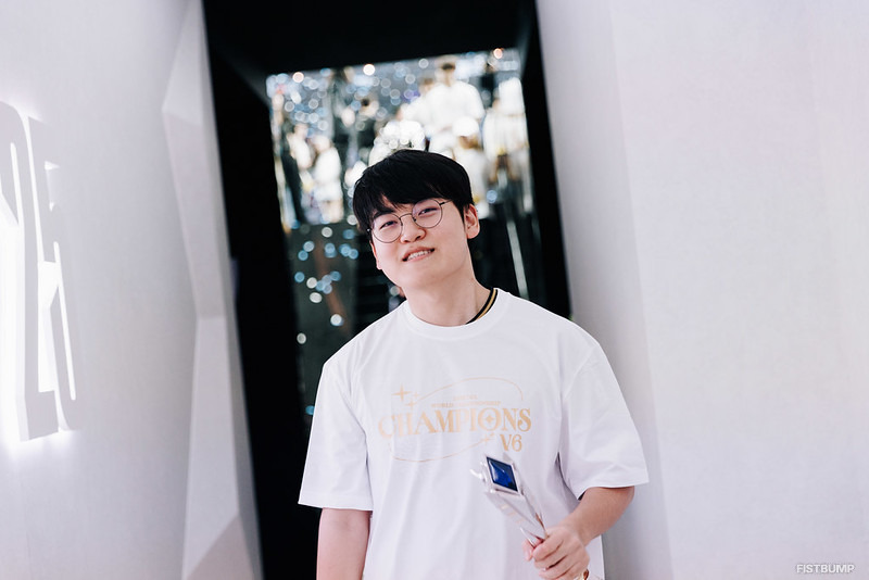 Gumayusi「今シーズンは本当に長く厳しく、自信が最も失われた一年。自分自身を証明する年だった」―「Worlds」優勝後の配信で本音を赤裸々に語る