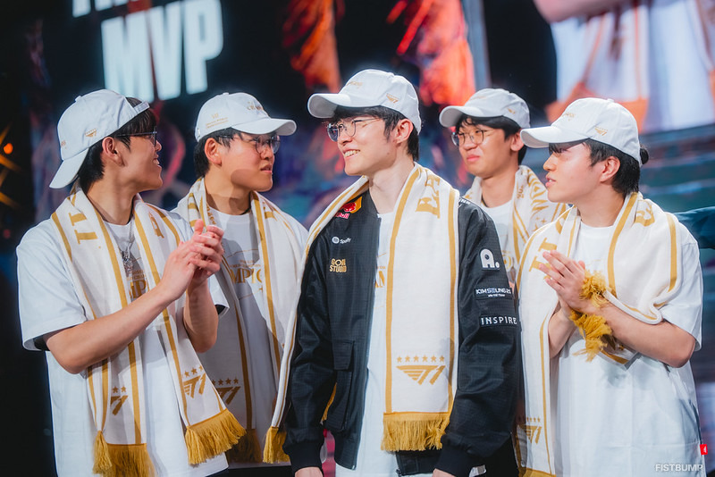 Faker「Gumayusiと一緒にプレー出来ないのは残念。新チームで素晴らしい成績を残せるよう祈っている」—「Worlds」3連覇を共にした戦友との別れを惜しむ