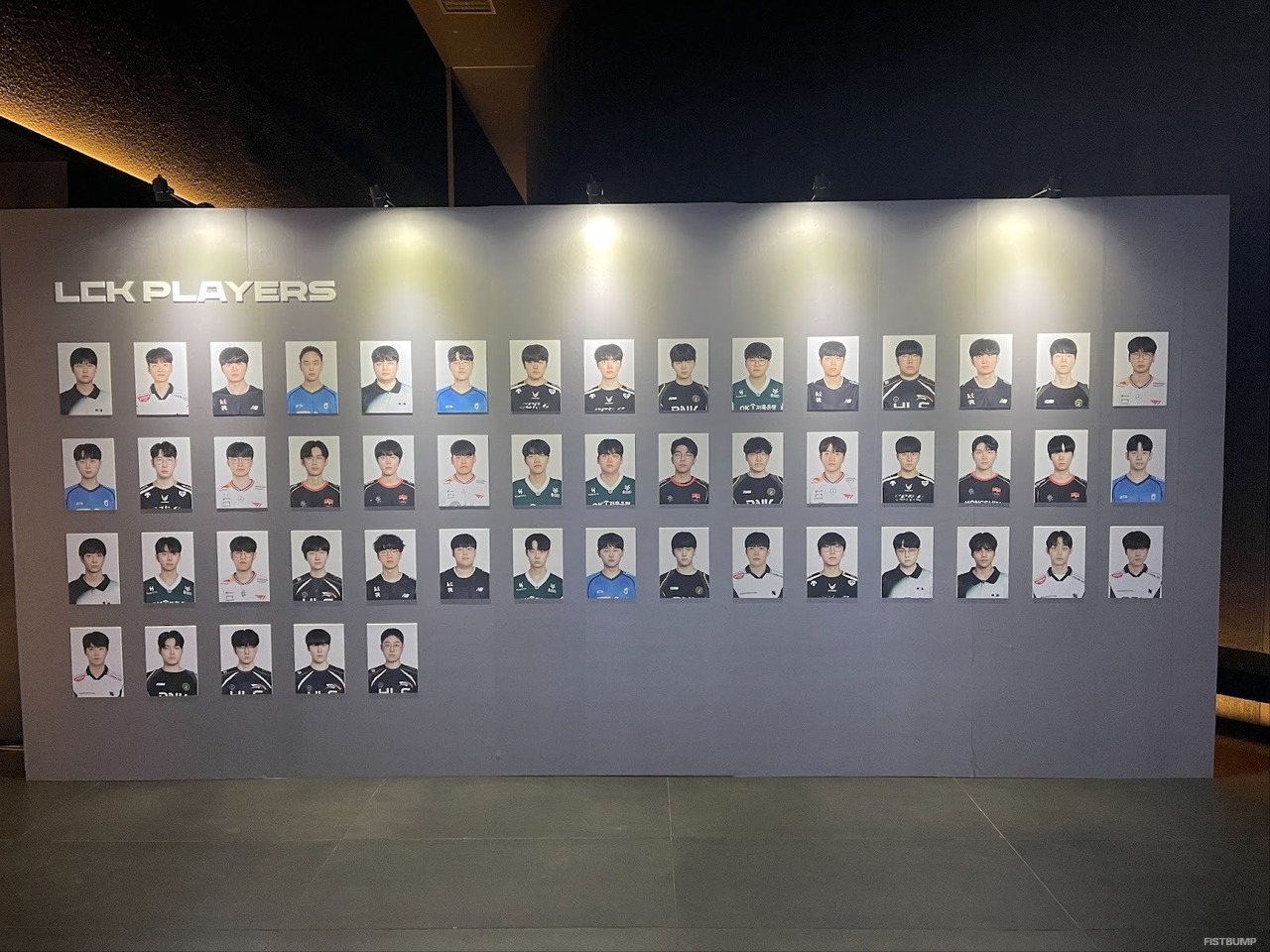 Faker「Peanut、戻ってこいよ」直筆メッセージも―LCK 2025シーズンを振り返る写真展「SEQUENCE 2025」フォトレポート