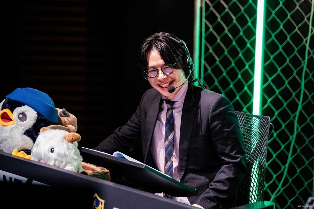 「実況は選手の“思い”も伝えなければいけない」―“生きた言葉”を紡ぐLoLキャスター・Jaegerさんインタビュー