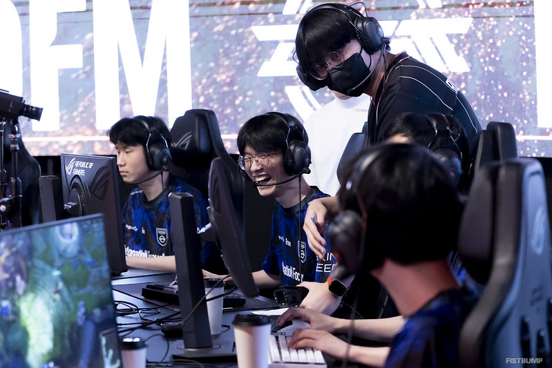 DFM Fisher「前回と同じパターンで負けてしまったので修正が必要」―CFO相手に1-2惜敗のDFM、問題点は何度も相手に有利を渡してしまったこと【LCP 2026 Split 2】