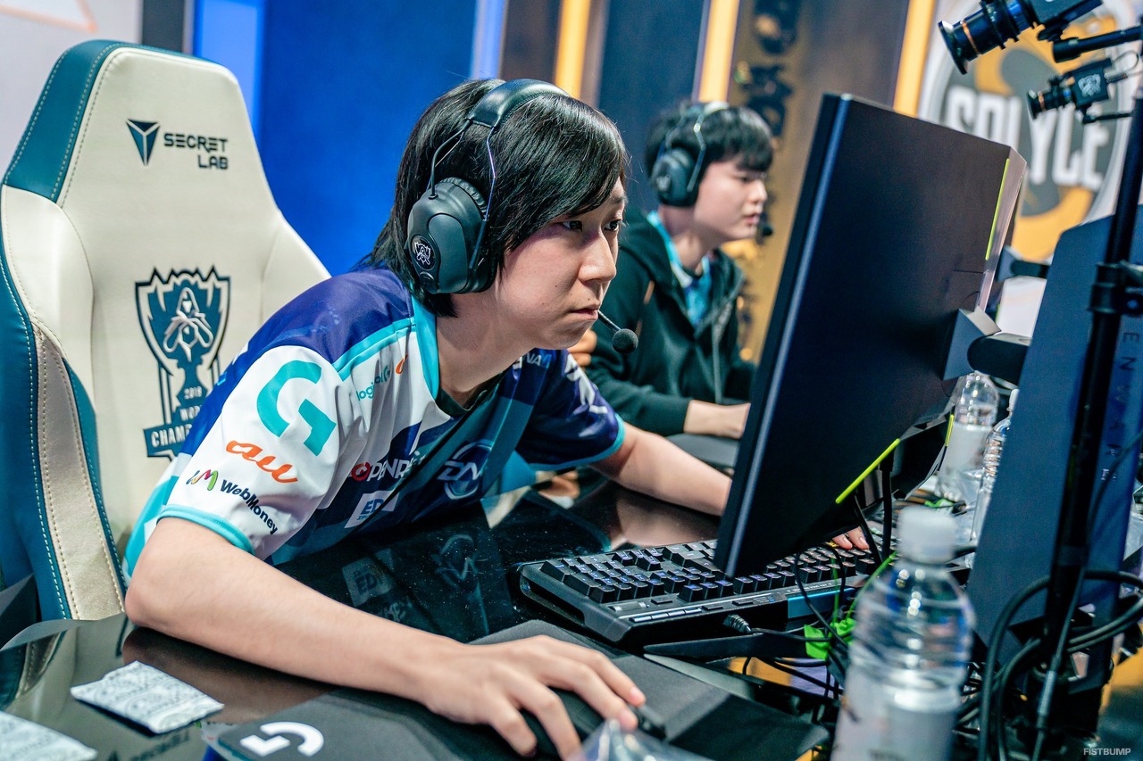 『LoL』競技シーンのレジェンド「Yutapon」のキャリアを振り返るロングインタビュー。15歳での『LoL』との出会いから快挙達成のC9戦、そして「ADC」の考え方やLTKの思い出まで