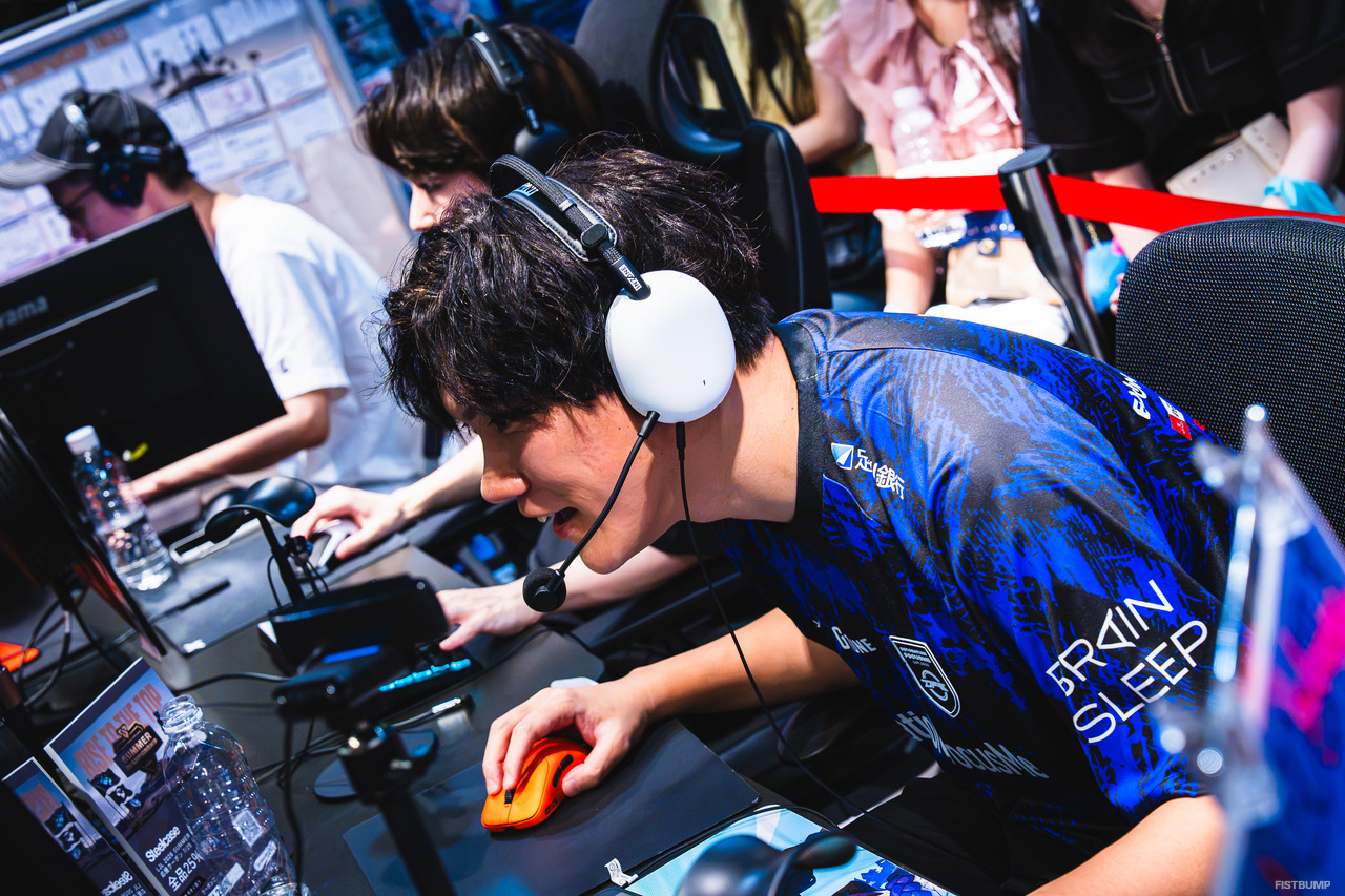「どっちが悪い？（笑）」EugeoとEntyの“プロレス”で会場も沸いた「LJL 新旧プロ エキシビションマッチ」―ベテランのマクロ vs 若手のフィジカルでプライドがぶつかり合うBO3【現地レポ】