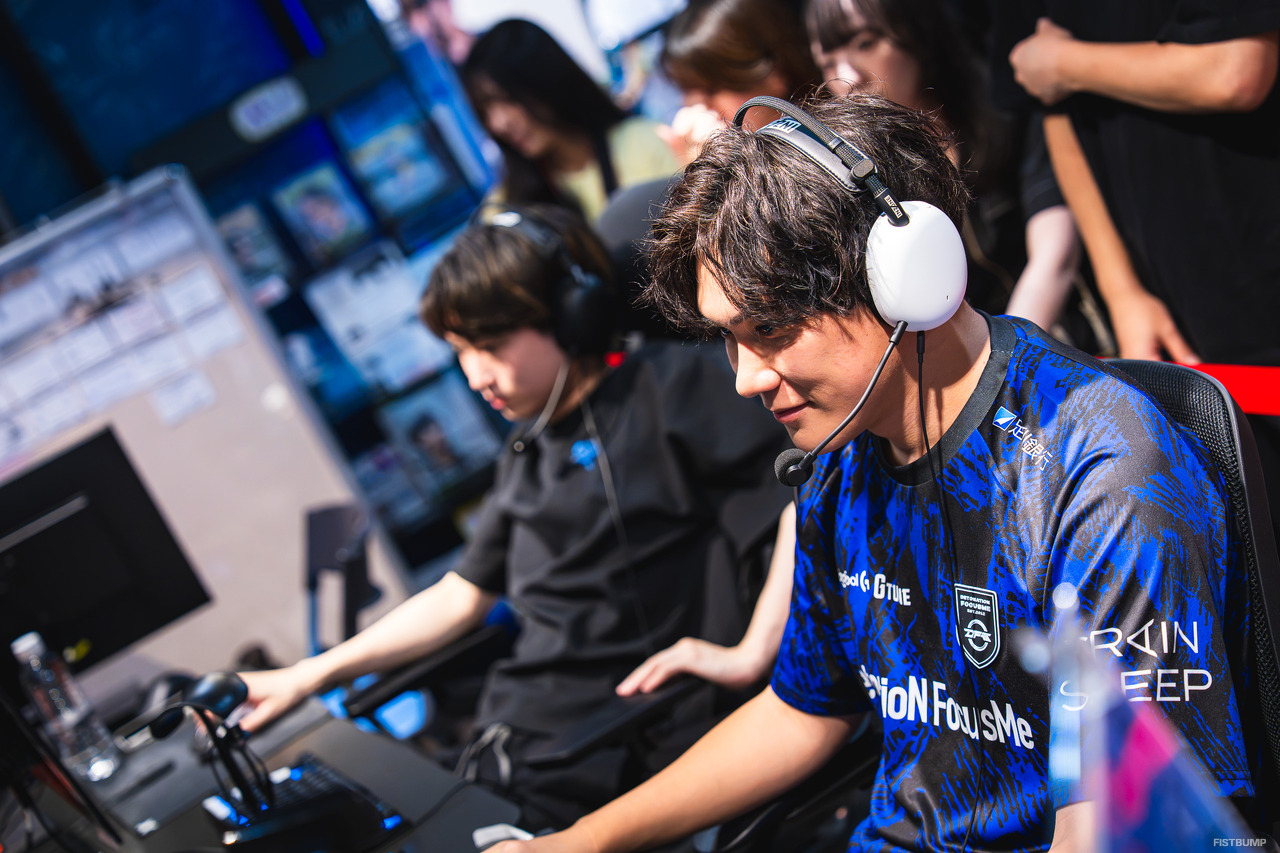 「どっちが悪い？（笑）」EugeoとEntyの“プロレス”で会場も沸いた「LJL 新旧プロ エキシビションマッチ」―ベテランのマクロ vs 若手のフィジカルでプライドがぶつかり合うBO3【現地レポ】