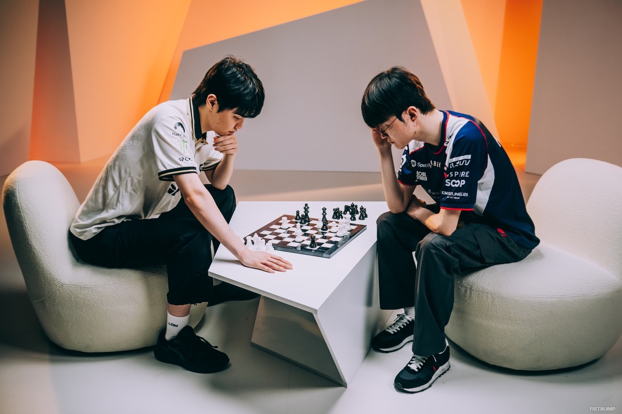 Faker × Chovy直筆サイン入りチェスボードがオークションに出品―世界に1つだけのコレクティブル第1弾【eスポーツワールドカップ2026】