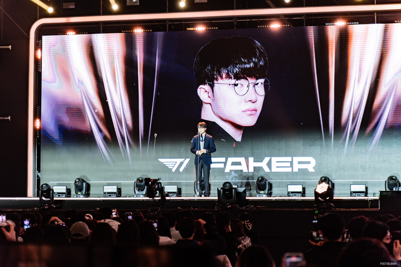 T1 Faker「まだ足りないところが多くある」…2025年シーズンのユニフォーム&深紅のジャケットがお披露目、意気込みも語られる