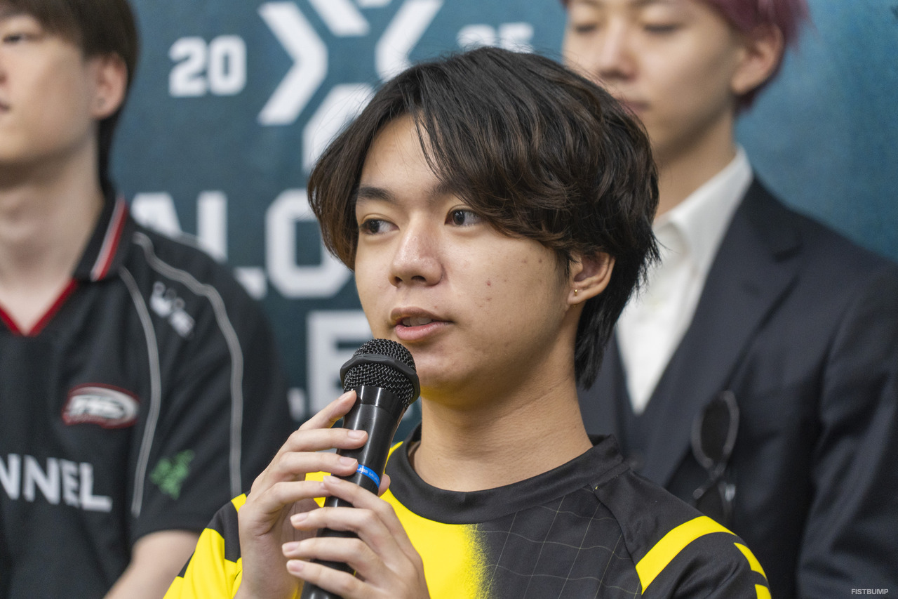 JoxJoとBlackWizの因縁、yatsukaの挑発、そしてGONのスーツ姿―各チームの懸ける想いが垣間見えた「Season Finals」前日記者会見をレポート【Challengers Japan 2025 Season Finals】