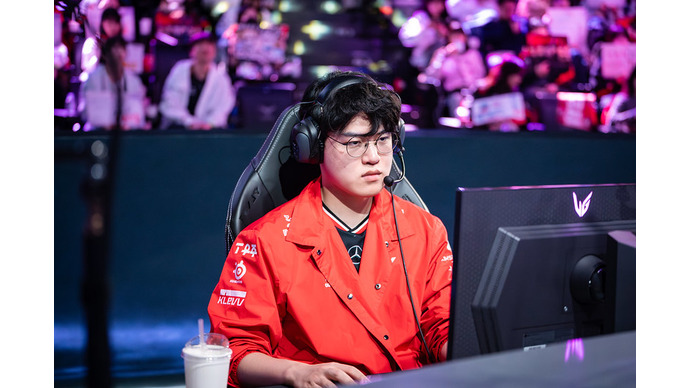 T1 Gumayusi、世論を二分化したSmashとのスタメン争いを振り返る…「コーチ席に座ることは為になる経験だった」 画像