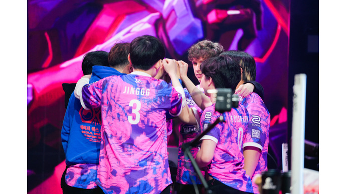 PRXは選手の“様子だけ”配信、背中で語る恐竜たち―eスポーツW杯予選の配信はなし、ユニークな施策 画像