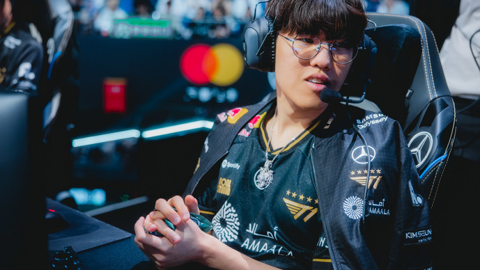 T1 Onerが使用していた「ムンド」はまさかのぶっつけ本番！？BP中にスキルやジャグリングを教わる姿も【Worlds2025】