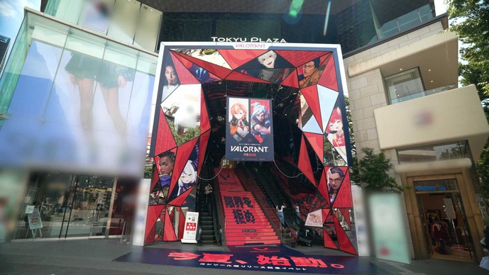 【ハルヴァロ】表参道に渋谷ハルやリーダー陣、『VALORANT』エージェントが！「オモカド」エントランスをジャック中