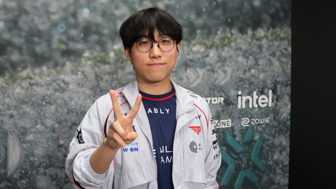 T1がPRXと接戦の末2-1勝利！BuZz「プールを広げることは選手としてステップアップできるチャンス」―PRX戦でコントローラーをピック【VCT Pacific 2026 Stage2 現地インタビュー】