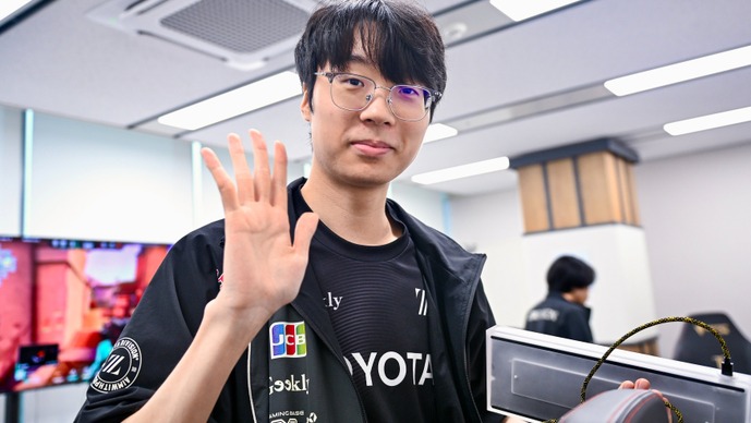 eKo「プロとしてだけでなく、人として成長できた」──DFM戦0-2で敗退、ryota-コーチと振り返るZETAでの1年【VCT Pacific 2026】