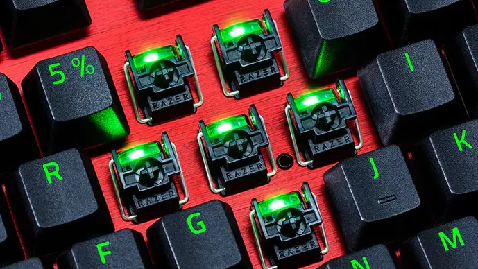 Sentinels × Razer、コラボゲーミングキーボード発表―赤を基調とした「Huntsman V3 Pro TKL 8KHz」SENエディション