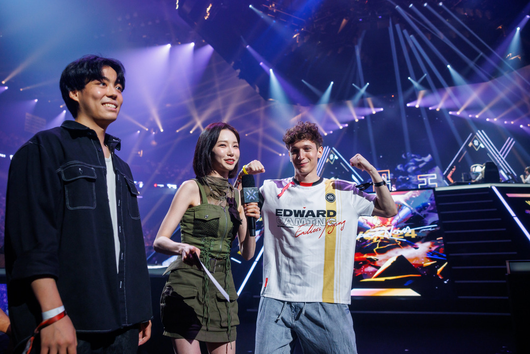 「VALORANT Champions 2024」オープニングセレモニーはやっぱりすごい！サプライズでBoasterとダンスを披露したCrwsへのインタビューもお届け【会場レポート】