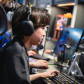 「どっちが悪い？（笑）」EugeoとEntyの“プロレス”で会場も沸いた「LJL 新旧プロ エキシビションマッチ」―ベテランのマクロ vs 若手のフィジカルでプライドがぶつかり合うBO3【現地レポ】