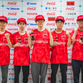 チーム「Across」の皆さん。左かららるす選手（3年）、eliel選手（3年）、リーダーのryu選手（3年）、syuu選手（1年）、りりー選手（1年）。