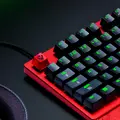 Sentinels × Razer、コラボゲーミングキーボード発表―赤を基調とした「Huntsman V3 Pro TKL 8KHz」SENエディション