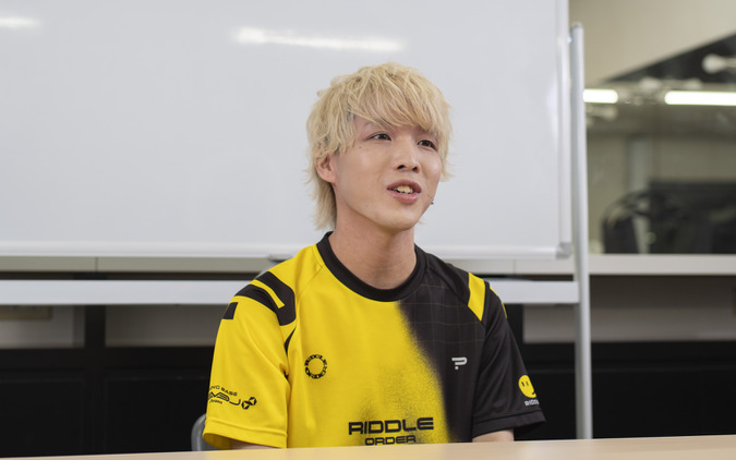 RIDDLE Minty「1回の優勝で満足しない」―コントローラーとしての成長、練習で気合いを入れる秘訣、Season Finalへの意気込みを訊く【VALORANT Challengers Japan 独占インタビュー】 画像
