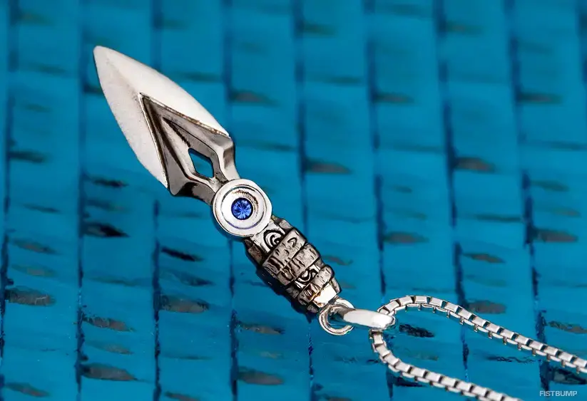 「見てなよ！」ジェットの「ブレイドストーム」ペンダントがRiot Store Japanに再登場―真鍮製で高級感のある一品