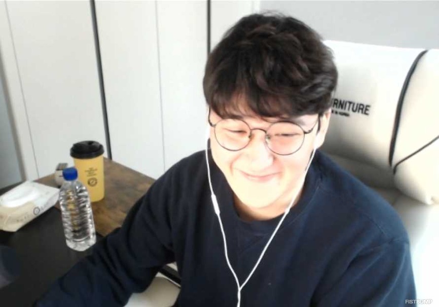 「Reitaさんよりはマシか」…韓国で『LoL』修行中のCrazy Raccoon・じゃすぱーが理髪店で“ちょっとアレ”な髪型にされてしまう